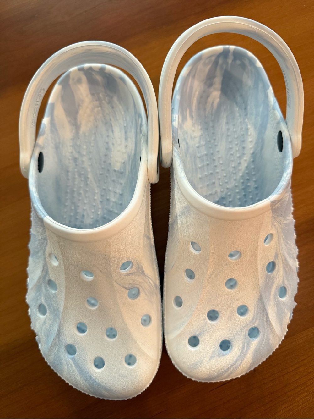 Crocs Classic Marbled Clog White Blue Women’s 8 Men’s 6 - Picture 2 of 5